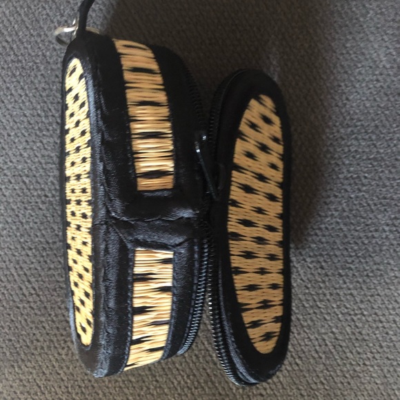 BASKETS OF CAMBODIA small case holder - Picture 5 of 10